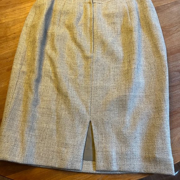 Raffinati Le Collezioni Wool Plaid with Fringe Jacket, Skirt, & Scary Size 8 - Picture 3 of 13